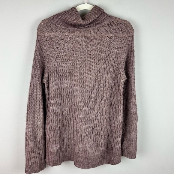 Talula Aritzia Mauve Wool Blend Turtleneck Sweater sz M - Picture 1 of 6
